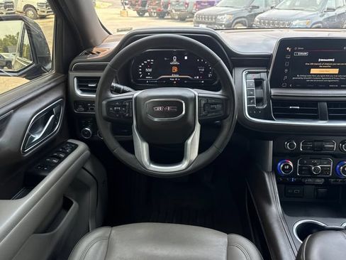 Used 2022 GMC Yukon XL SLT w/ SLT Luxury Package AWD/4WD image 17