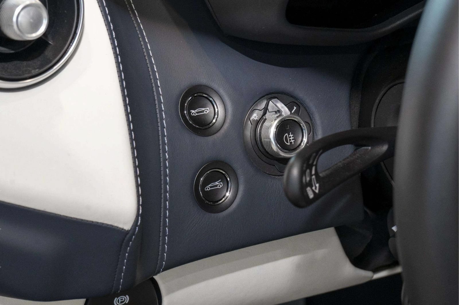 Used 2023 McLaren GT RWD image 19