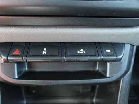 Used 2018 Chevrolet Colorado W/T w/ WT Convenience Package AWD/4WD image 19