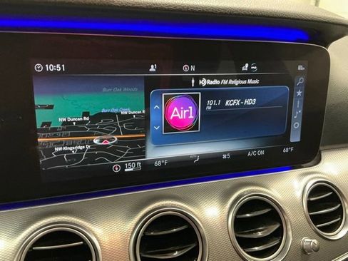 Used 2019 Mercedes-Benz E 300 4MATIC image 22