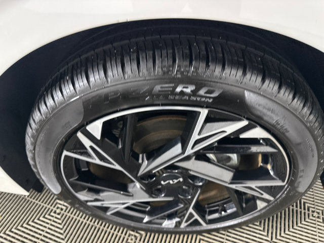 Used 2025 Kia K5 GT-Line w/ GT-Line Premium Package FWD image 34