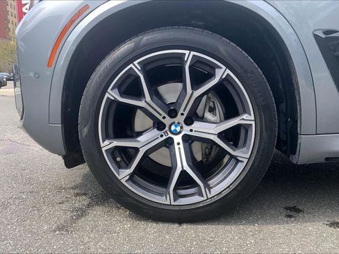 Used 2024 BMW X5 xDrive40i w/ M Sport Package image 5
