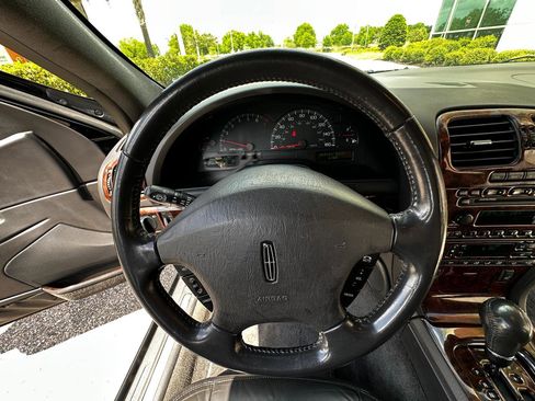 Used 2002 Lincoln LS image 16