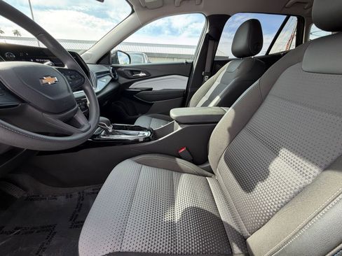 Used 2025 Chevrolet Trax LT image 25