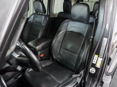 Used 2018 Jeep Wrangler Unlimited Sahara image 12