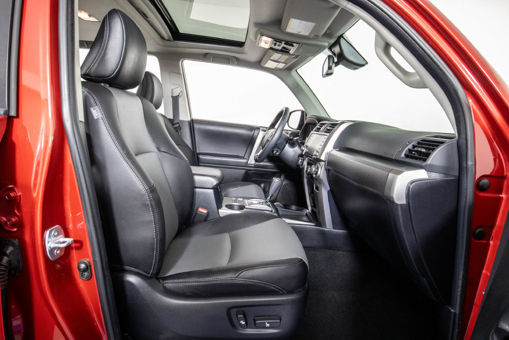 Used 2022 Toyota 4Runner SR5 Premium w/ Moonroof Package RWD image 11