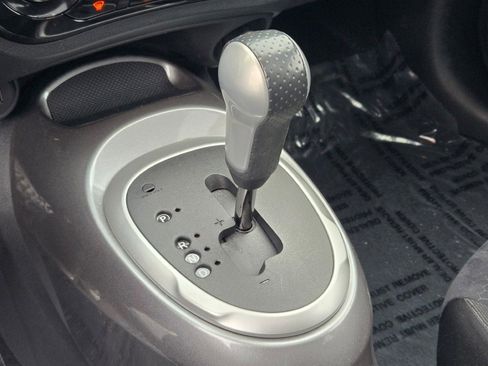 Used 2015 Nissan Juke SV w/ Technology Package image 25