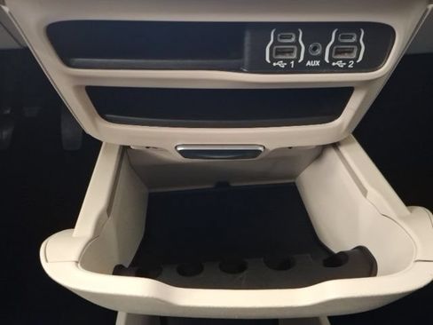Used 2023 Chrysler Pacifica Touring-L FWD image 26