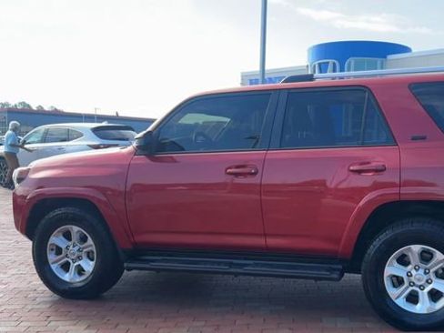 Used 2019 Toyota 4Runner SR5 RWD image 8