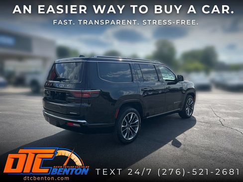 Used 2024 Jeep Wagoneer Series III w/ Premium Group I AWD/4WD image 3