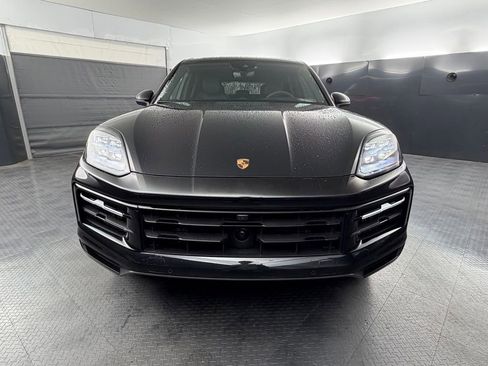 Certified 2025 Porsche Cayenne S AWD/4WD image 10
