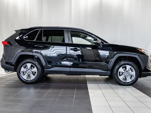 Used 2025 Toyota RAV4 XLE image 3