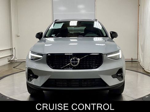 Used 2026 Volvo XC40 B5 Plus AWD/4WD image 3