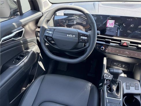 New 2026 Kia Sportage EX FWD image 11