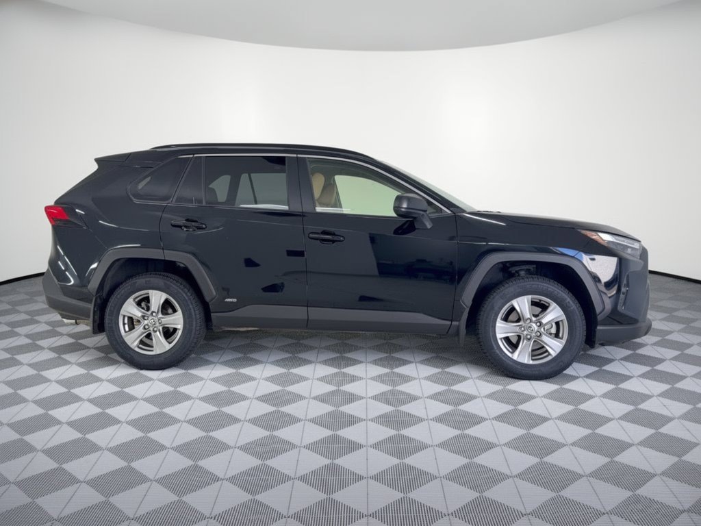 Certified 2025 Toyota RAV4 LE AWD/4WD image 8