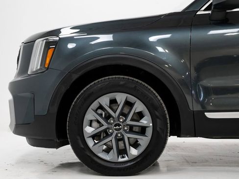 Used 2023 Kia Telluride LX image 28