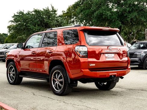 Used 2022 Toyota 4Runner SR5 image 7