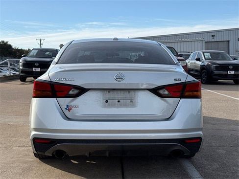 Used 2019 Nissan Altima 2.5 SR w/ SR Premium Package image 8