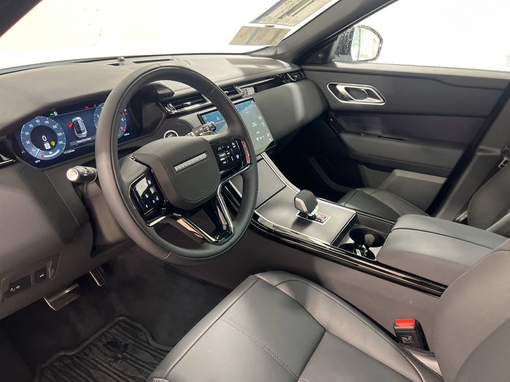 Certified 2026 Land Rover Range Rover Velar Dynamic SE AWD/4WD image 10