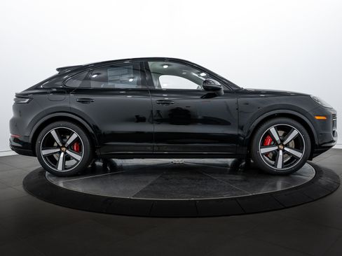 New 2026 Porsche Cayenne S image 8