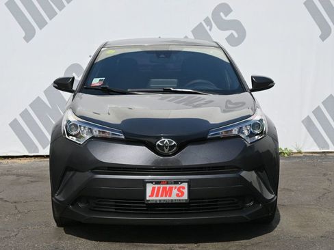 Used 2019 Toyota C-HR LE image 2