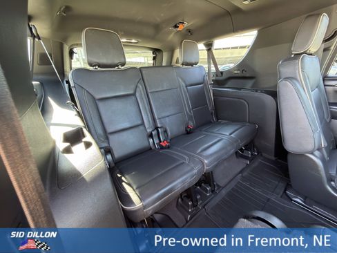 Used 2022 Chevrolet Suburban Premier AWD/4WD image 22