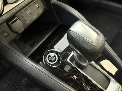 New 2025 Nissan Versa SR w/ Trunk Package image 26