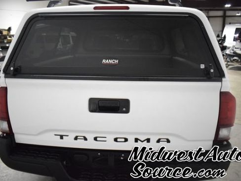 Used 2022 Toyota Tacoma SR RWD image 4