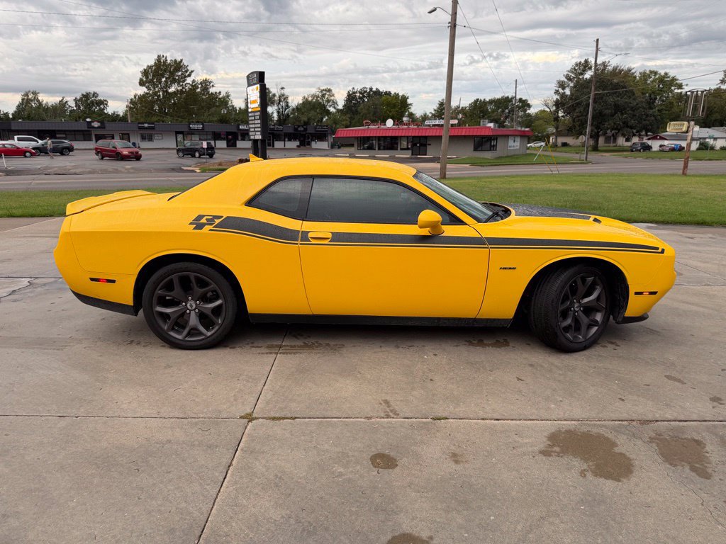 Used 2018 Dodge Challenger R/T Plus RWD image 2