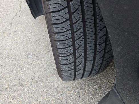 Used 2023 Toyota Camry SE w/ Convenience Package image 13