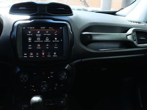 Used 2023 Jeep Renegade Latitude image 44