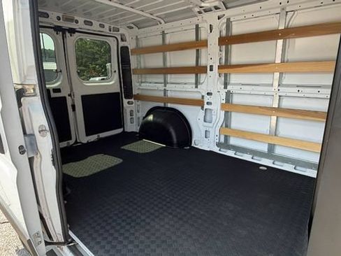 Used 2025 RAM ProMaster 2500 w/ U-Haul Equipment Group FWD image 17