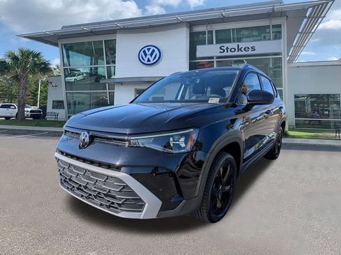 New 2026 Volkswagen Taos SE FWD image 8
