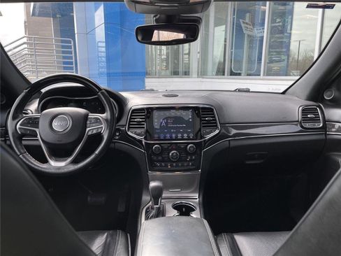 Used 2019 Jeep Grand Cherokee Overland AWD/4WD image 17