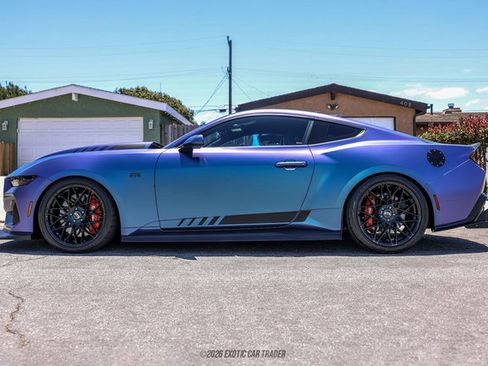 Used 2024 Ford Mustang GT Premium RWD image 3