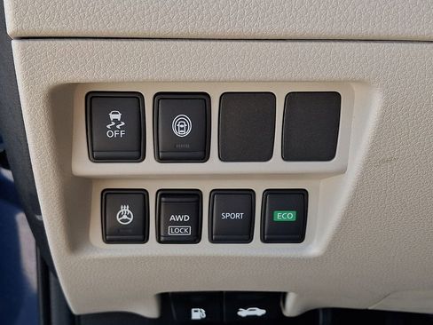 Used 2020 Nissan Rogue Sport SV w/ All-Weather Package AWD/4WD image 25