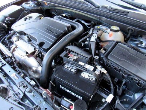 Used 2019 Chevrolet Malibu LT w/ Driver Confidence Package image 32