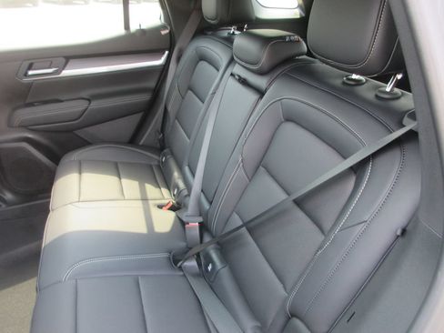 New 2027 GMC Terrain Elevation w/ Elevation Premium Package AWD/4WD image 12