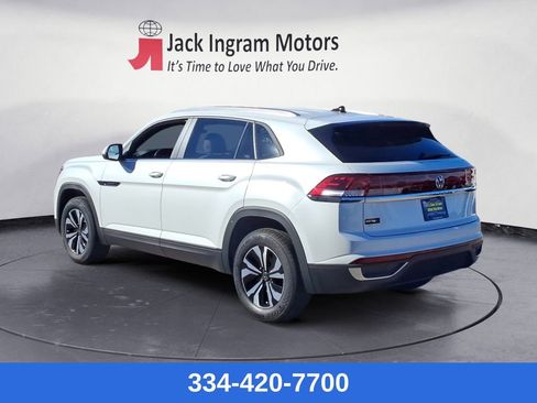 New 2026 Volkswagen Atlas Cross Sport SE image 3