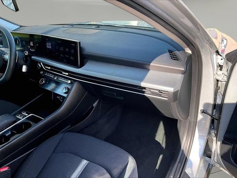 Used 2025 Hyundai Sonata SEL FWD image 27