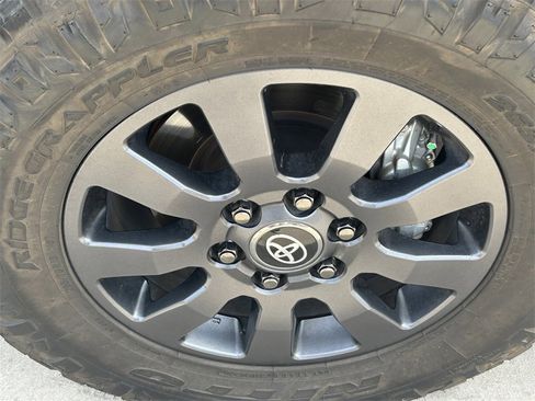 Used 2025 Toyota Land Cruiser image 9