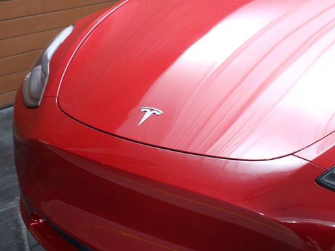 Used 2022 Tesla Model Y Long Range image 37