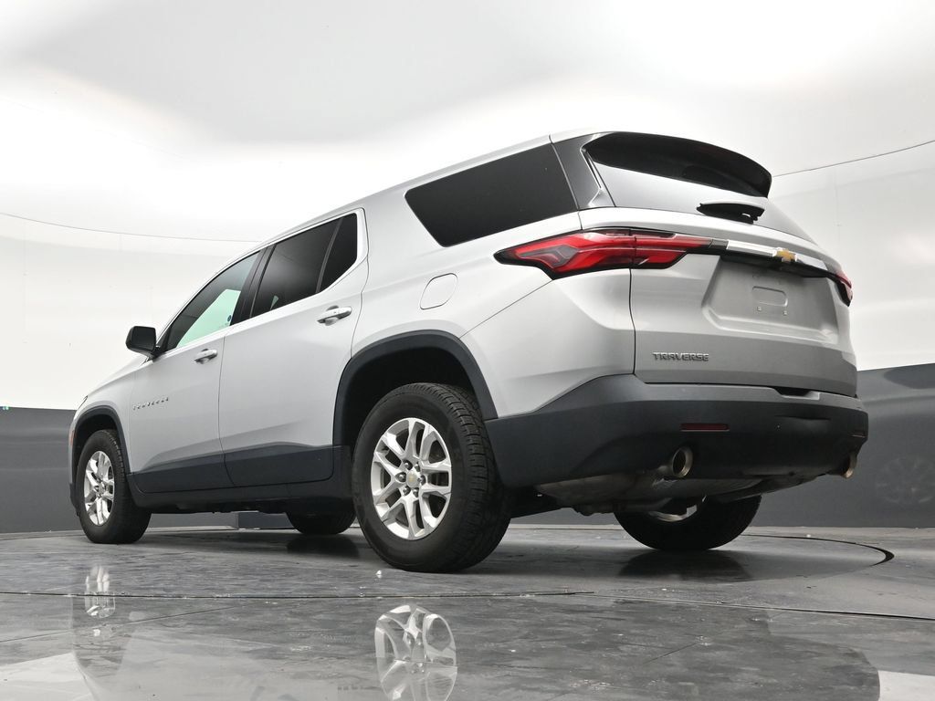 Used 2022 Chevrolet Traverse LS FWD image 21