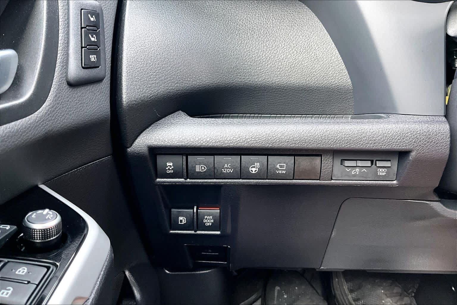 Used 2026 Toyota Sienna Platinum AWD/4WD image 35