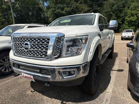 Used 2019 Nissan Titan SL w/ Chrome Package AWD/4WD image 1
