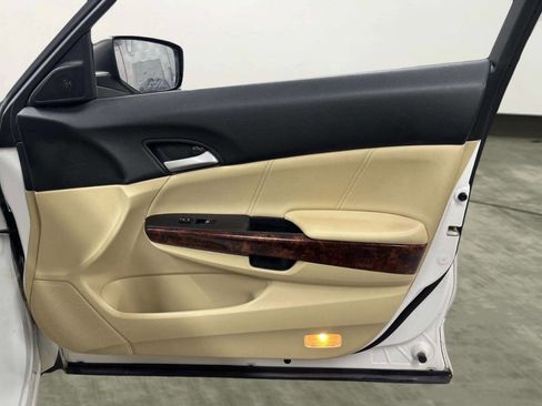 Used 2011 Honda Crosstour EX-L image 21