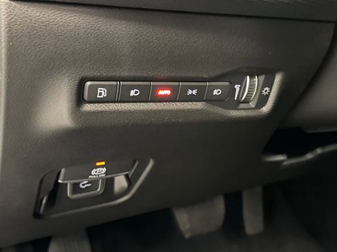 New 2026 Jeep Cherokee Limited image 28