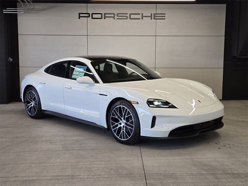 Used 2025 Porsche Taycan image 28