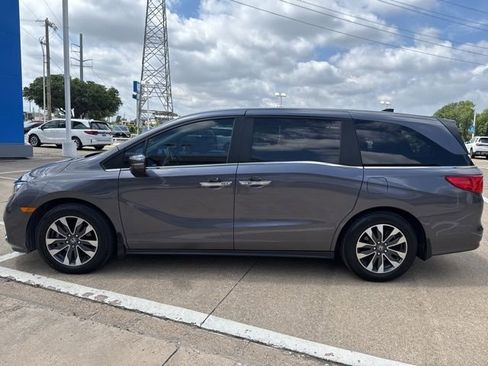 Used 2024 Honda Odyssey EX-L image 3
