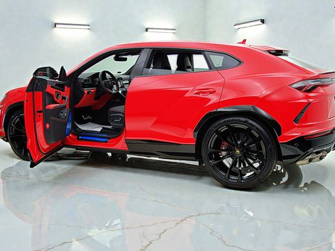 Used 2022 Lamborghini Urus image 7